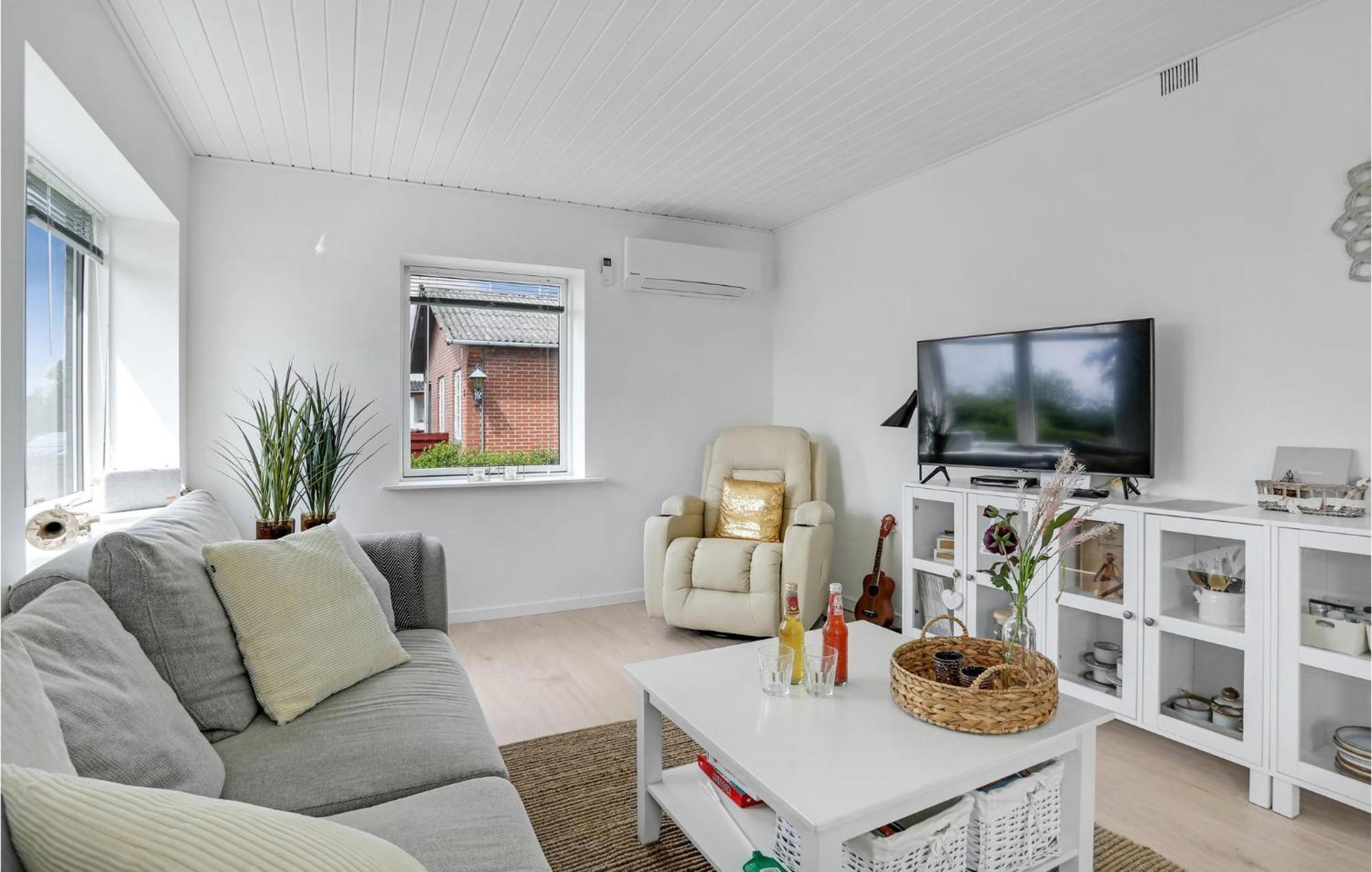 Beautiful Home In Ronne With House A Panoramic View Kültér fotó
